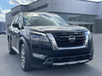 Used 2025 Nissan Pathfinder SL
