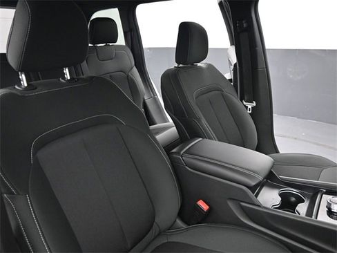 New 2025 Jeep Grand Cherokee Laredo X w/ Luxury Tech Group I image 24