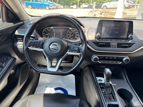 Used 2021 Nissan Altima 2.5 SR FWD image 13