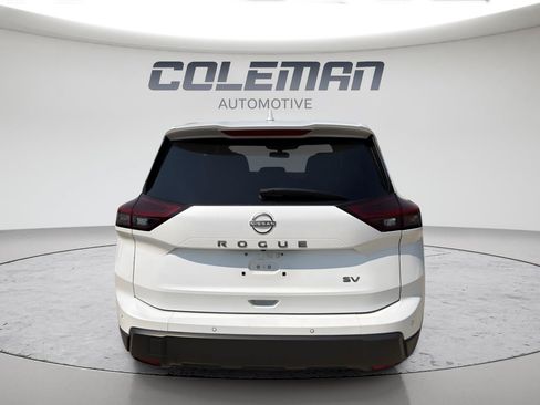 Used 2024 Nissan Rogue SV FWD image 4