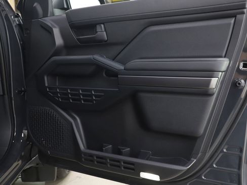 Used 2025 Toyota 4Runner SR5 image 9