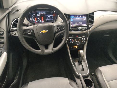 Used 2021 Chevrolet Trax LT image 22