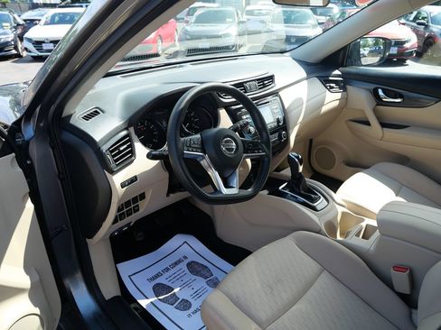 Used 2017 Nissan Rogue S AWD/4WD image 9