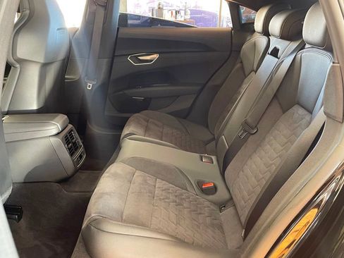 Used 2023 Audi e-tron GT Premium Plus image 18