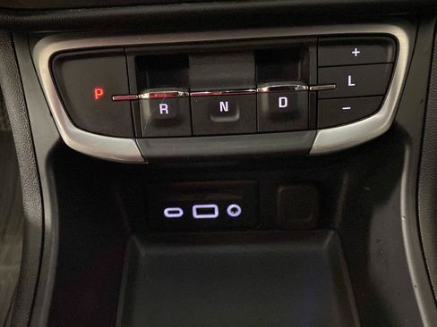 Used 2023 GMC Terrain SLT w/ LPO, Floor Liner Package FWD image 33