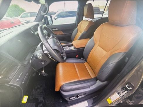 Used 2024 Lexus GX 550 AWD/4WD image 7