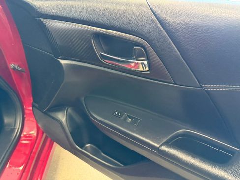Used 2017 Honda Accord Sport image 33