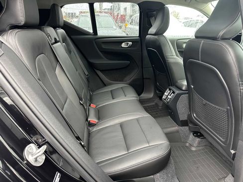 Used 2025 Volvo XC40 B5 Plus w/ Protection Package Premier image 12