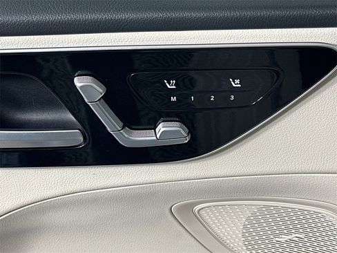 Certified 2025 Mercedes-Benz C 300 Sedan image 11