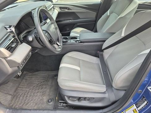 Used 2025 Toyota Camry SE w/ Convenience Package AWD/4WD image 8