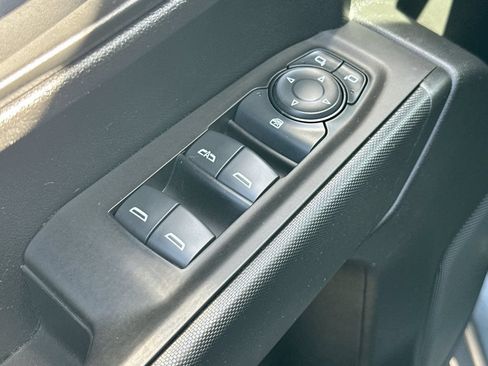 Used 2020 Chevrolet Silverado 1500 Custom w/ Custom Value Package RWD image 17