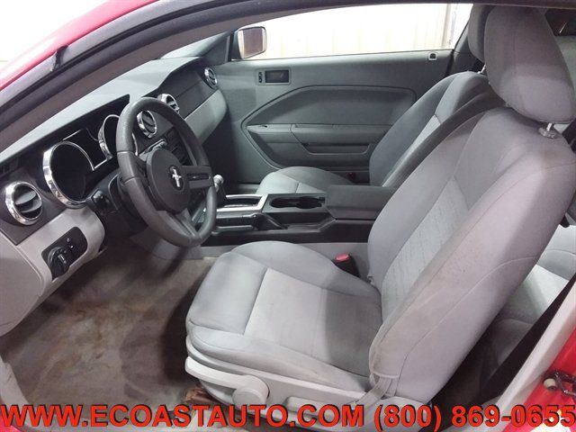 Used 2005 Ford Mustang Coupe RWD image 10