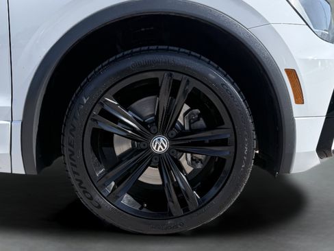 Used 2019 Volkswagen Tiguan SEL R-Line FWD image 11