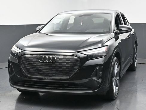 Used 2024 Audi Q4 e-tron Premium Plus w/ Premium Plus image 7