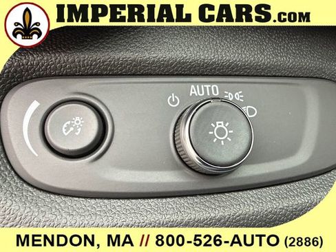 New 2026 Chevrolet Trax RS w/ Sunroof Package image 21