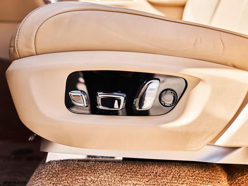 Used 2020 Rolls-Royce Cullinan AWD/4WD image 32