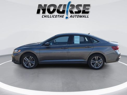 Used 2024 Volkswagen Jetta SE FWD image 5