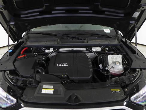 Used 2023 Audi Q5 2.0T Premium w/ Convenience Package image 6