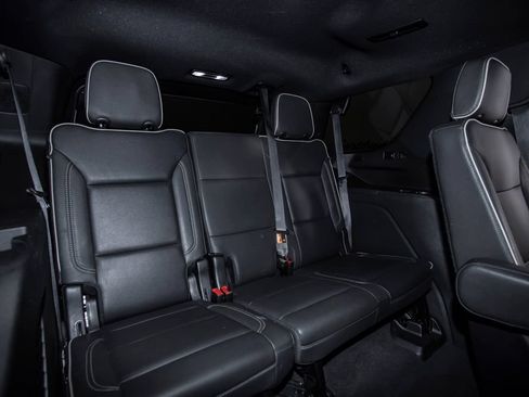 Used 2023 Chevrolet Tahoe Premier AWD/4WD image 16
