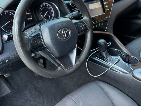 Used 2018 Toyota Camry LE FWD image 23