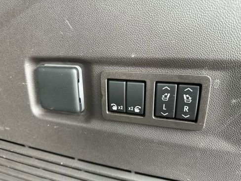 Certified 2022 GMC Yukon XL Denali image 29