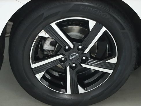 Certified 2024 Nissan Sentra SV FWD image 12