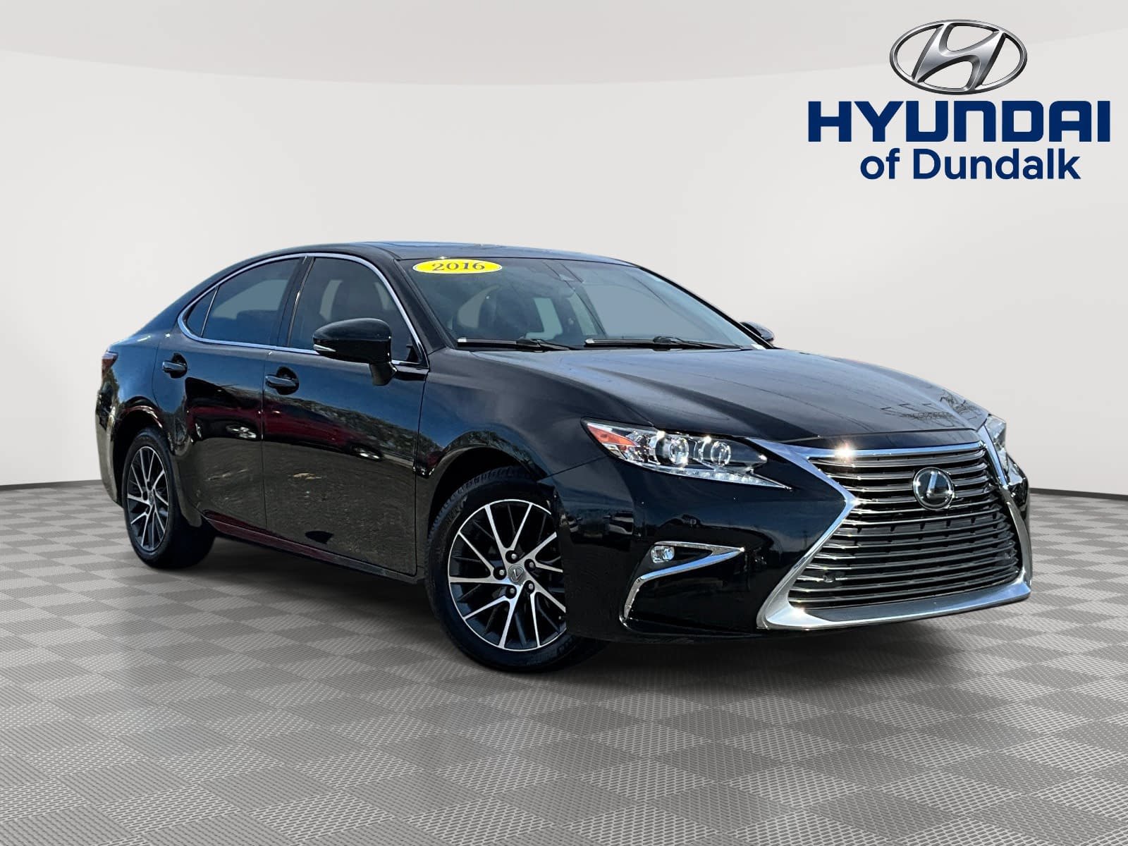 Used 2016 Lexus ES 350 w/ Luxury Package w/Wood Trim FWD image 1