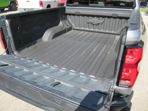 Used 2024 Chevrolet Colorado Z71 w/ Z71 Convenience Package 2 AWD/4WD image 31