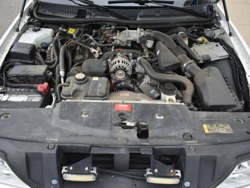 Used 2008 Lincoln Town Car Executive RWD image 51