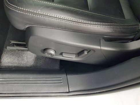 Used 2023 Volvo XC40 B5 Core w/ Climate Package image 29