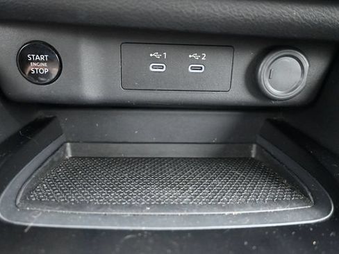 Used 2025 Nissan Rogue SV AWD/4WD image 32