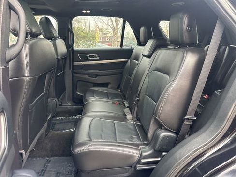 Used 2018 Ford Explorer XLT w/ Equipment Group 202A image 15