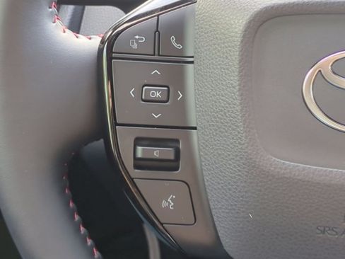 Used 2026 Toyota Prius Plug-In Hybrid FWD image 11