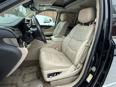 Used 2020 Cadillac Escalade Premium Luxury image 11