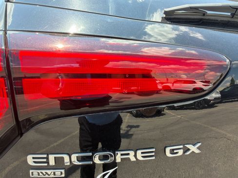 Used 2024 Buick Encore GX Preferred AWD/4WD image 48