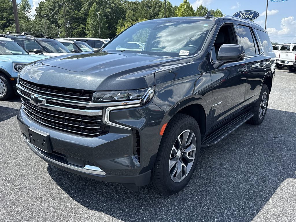 Used 2022 Chevrolet Tahoe LT w/ LT Signature Package AWD/4WD image 3