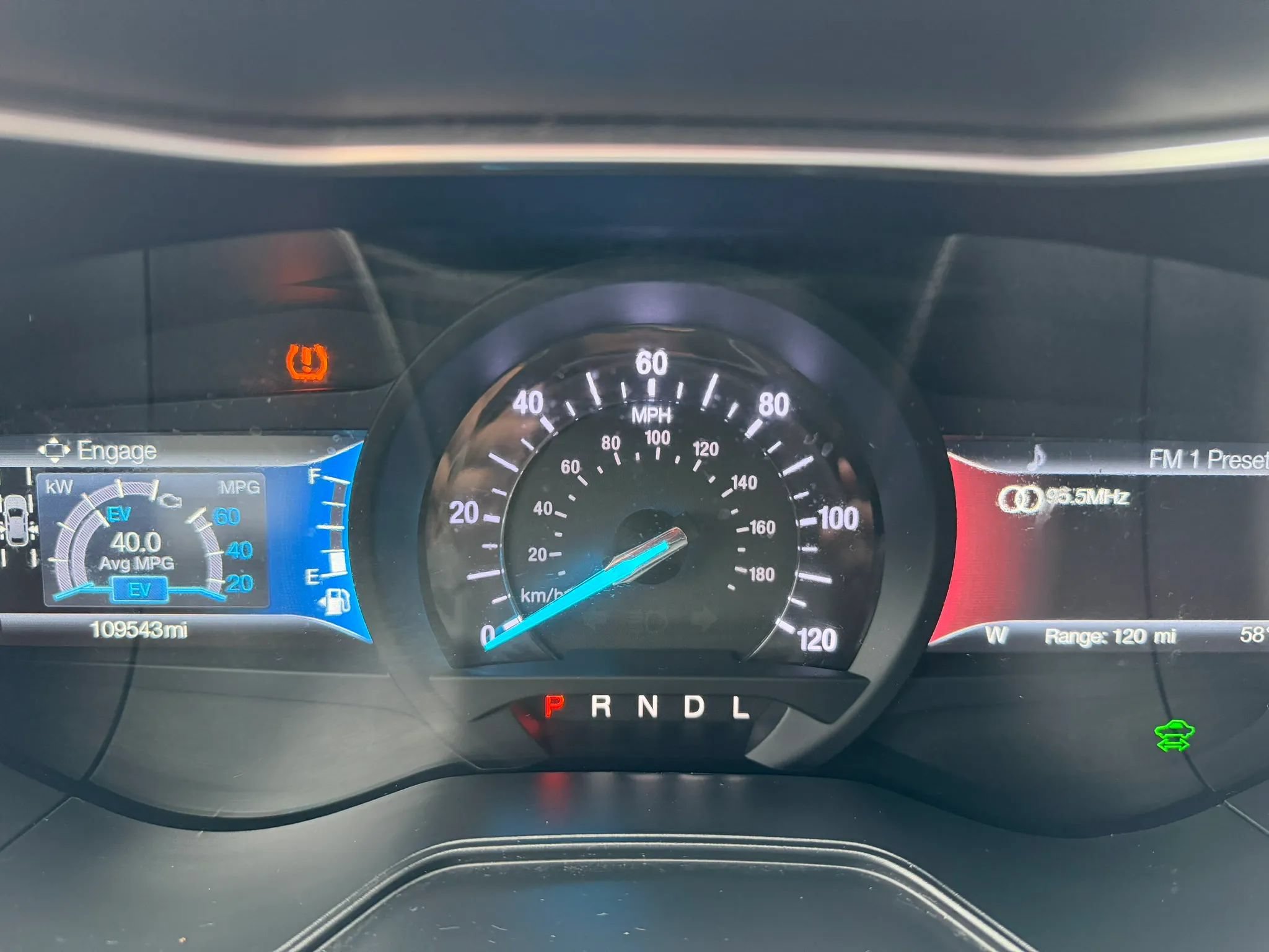 Used 2020 Ford Fusion SEL FWD image 18