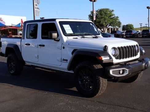 Used 2025 Jeep Gladiator Sport AWD/4WD image 12