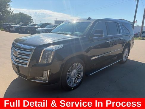 Used 2017 Cadillac Escalade ESV Platinum AWD/4WD image 3