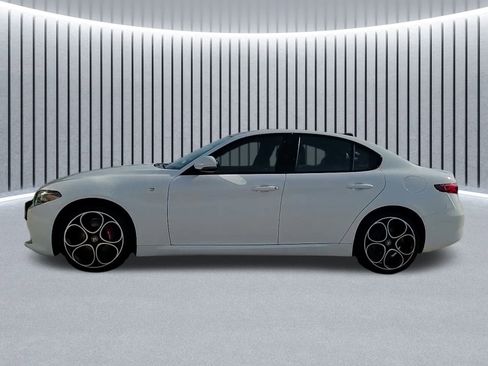 Used 2022 Alfa Romeo Giulia Ti w/ Active Assist Plus Package image 19