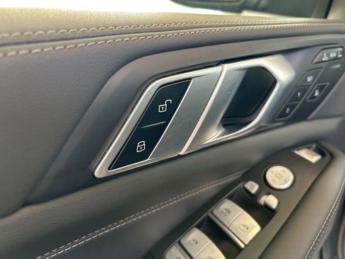 Used 2025 BMW X7 xDrive40i image 63