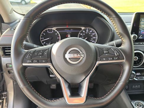 Used 2025 Nissan Sentra SR FWD image 20