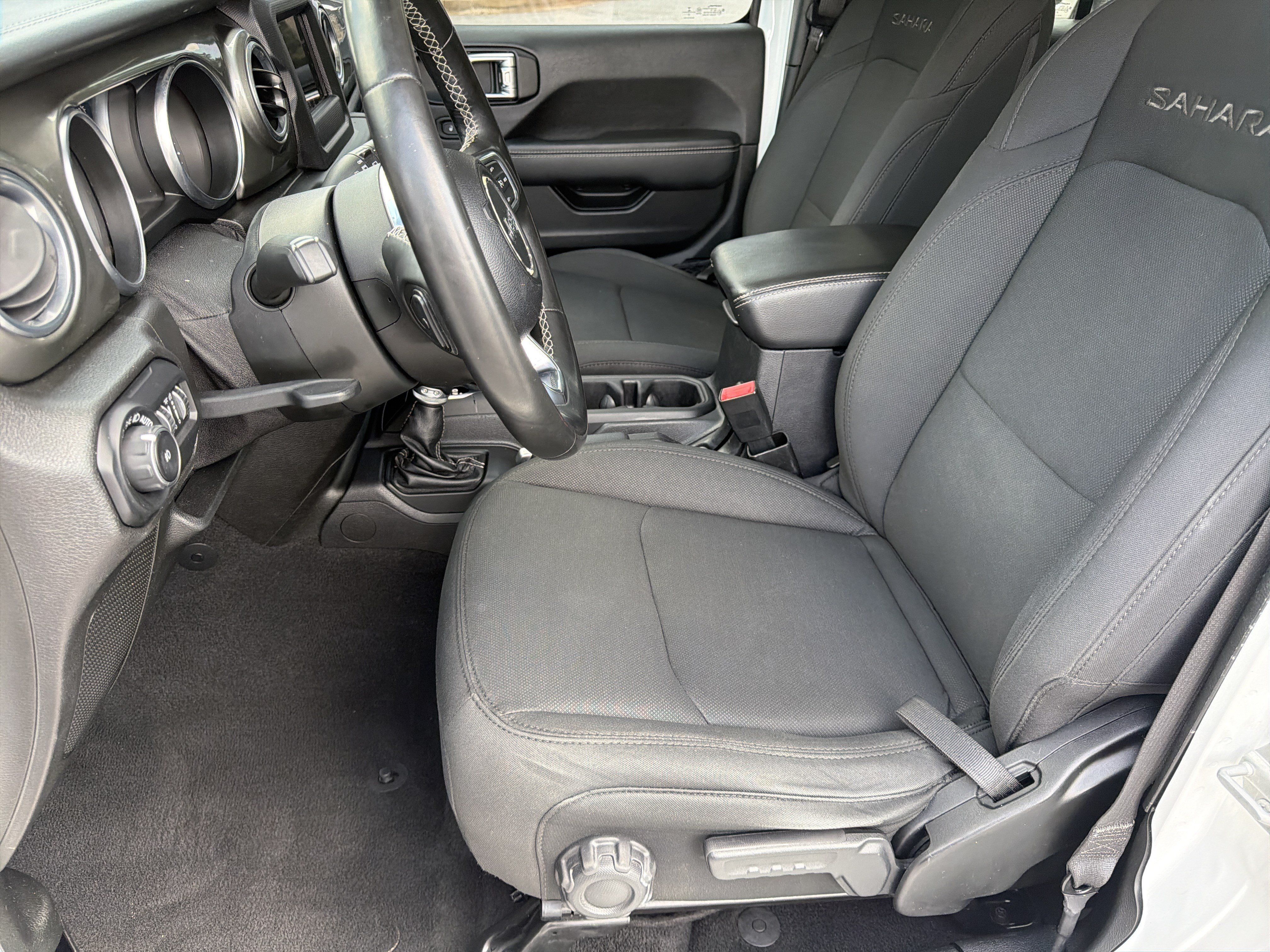 Used 2021 Jeep Wrangler Unlimited Sahara AWD/4WD image 11