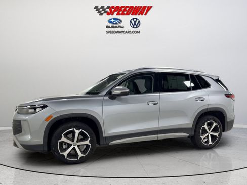 Certified 2025 Volkswagen Tiguan SE AWD/4WD image 11