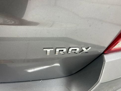 Used 2020 Chevrolet Trax LS FWD image 25