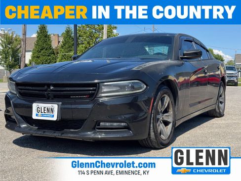 Used 2015 Dodge Charger SXT RWD image 1