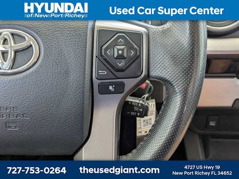 Used 2017 Toyota Tacoma SR5 w/ Tow Package RWD image 30