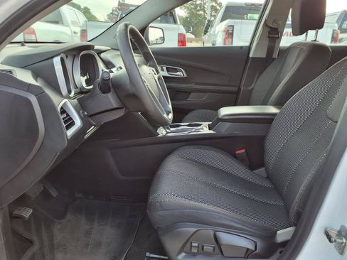 Used 2017 Chevrolet Equinox LS FWD image 16