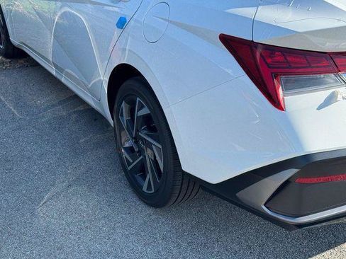 New 2026 Hyundai Elantra Limited FWD image 21