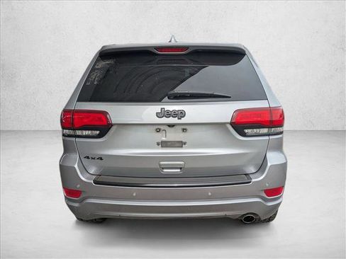 Used 2017 Jeep Grand Cherokee Altitude image 6